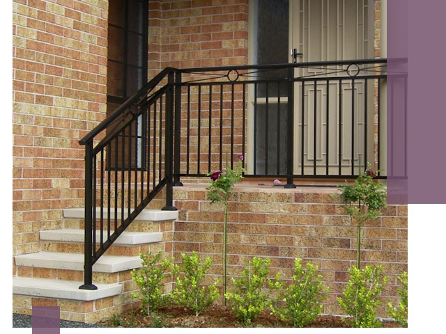 Уличные перила из металла под ключ в Великом Новгороде