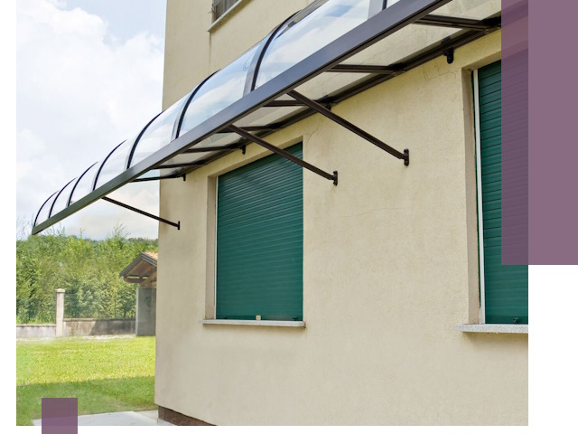 Козырьки над окнами в Великом Новгороде — изготовление и монтаж по выгоде