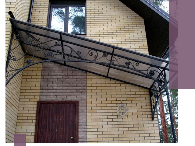 Односкатные козырьки из металла под ключ в Великом Новгороде