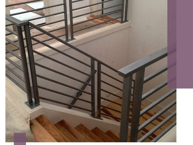 Изготовление поручней из металла и дерева в Великом Новгороде